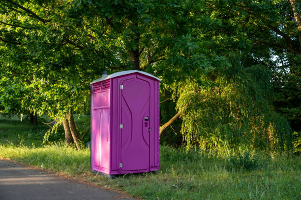 Porta potty delivery and setup in Summit, IL