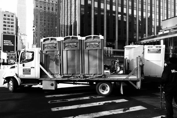 Best Portable toilet rental cost  in Summit, IL